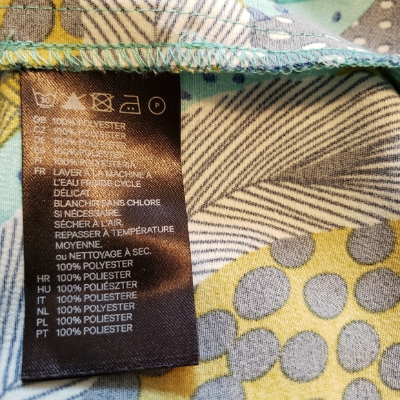 ⚡FREE WITH purchase ⚡ABSTRACT PRINT POCKETED SHIFT MID LENGTH DRESS - Picture 12 of 13